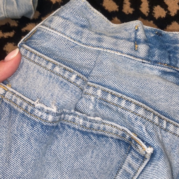 Agolde Parker vintage cutoff short light wash jean shorts with alterations - Picture 4 of 8